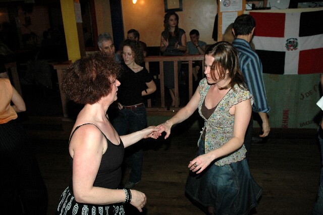 min 2006 12 05 latino 102